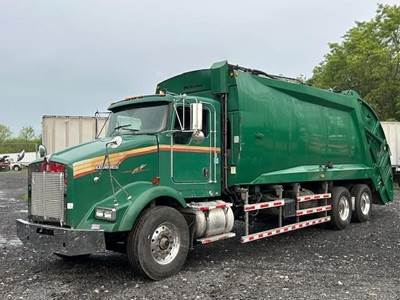 Kenworth T800 Garbage Truck - Caterpillar, 410HP, Automatic