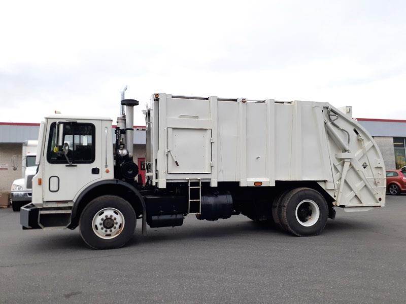 2007 Mack MR688P Single Axle Garbage Truck AI, 300HP, 6 Speed Allison