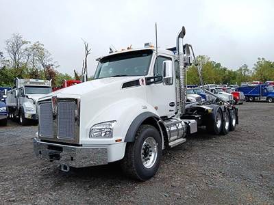 Kenworth T880 Tri Axle Hooklift Truck - Cummins, 500HP, 6 Speed Allison Rds Automatic
