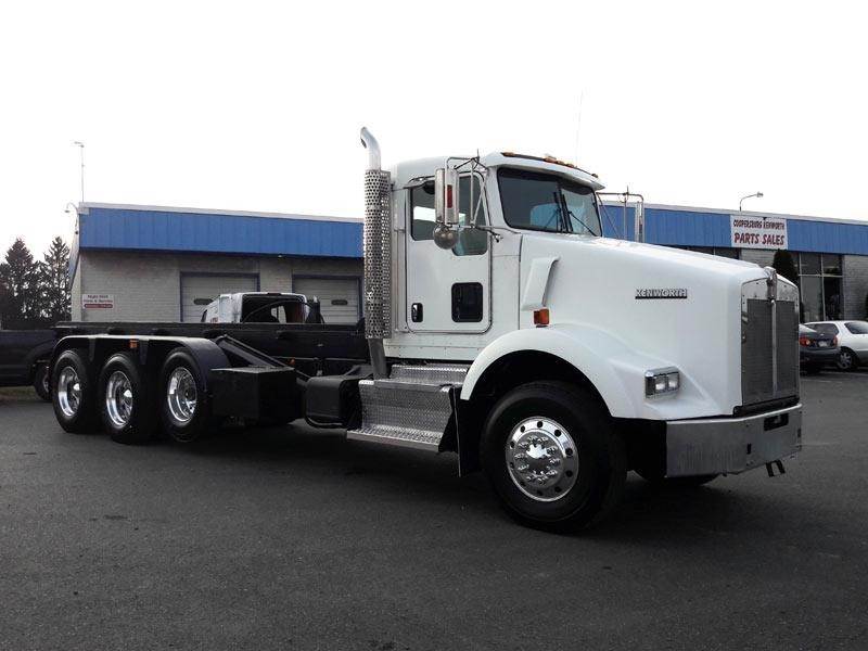 2014 Kenworth T800 Tri Axle Roll Off Truck Cummins ISX15, 450HP, Manual For Sale, 283,566