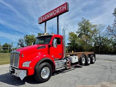 Kenworth T880 Tri Axle Roll Off Truck - Cummins, 505HP, 8Ll Manual