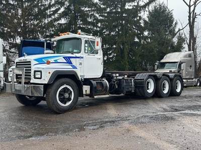 Mack RD690 Tri Axle Roll Off Truck - EM7, 300HP, 13 Speed Manual