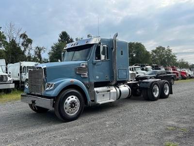 Freightliner Coronado 122 SD Sleeper Semi Truck - 48" Flat Top Sleeper, Cummins 450HP, 10 Speed Manual