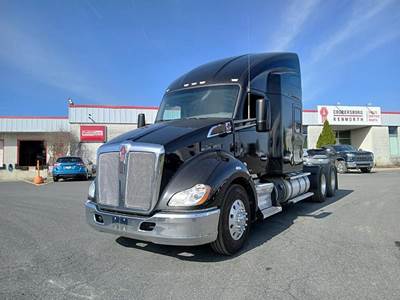 Kenworth T680 Sleeper Semi Truck - 76" Raised Roof Sleeper, Paccar 455HP, 13 Speed Manual