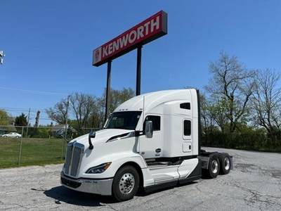 Kenworth T680 Sleeper Semi Truck - 76" Mid Roof Sleeper, Cummins 500HP, 12 Speed Amt