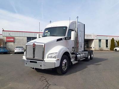 Kenworth T880 Sleeper Semi Truck - 52" Mid Roof Sleeper, Paccar 455HP, 12 Speed Automatic