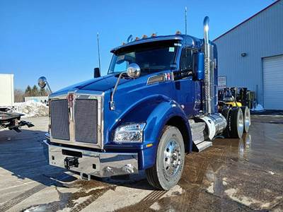 Kenworth T880 Sleeper Semi Truck - 40" Flat Top Sleeper, Cummins 525HP