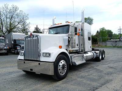 Kenworth W900L Sleeper Semi Truck - 72" Flat Top Sleeper, Cummins 565HP, 18 Speed Manual