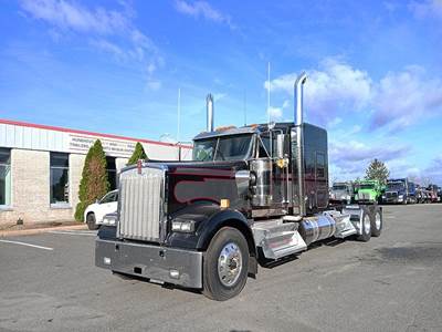 Kenworth W900L Sleeper Semi Truck - 72" Flat Top Sleeper, Cummins 565HP, 18 Speed Manual