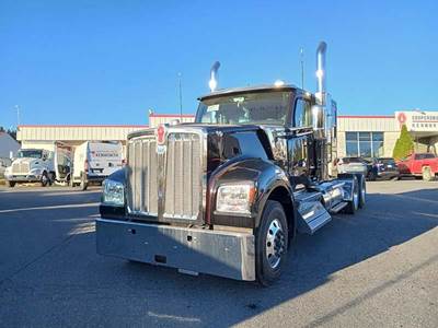 Kenworth W990 Sleeper Semi Truck - 52" Mid Roof Sleeper, Cummins 565HP, 18 Speed Manual