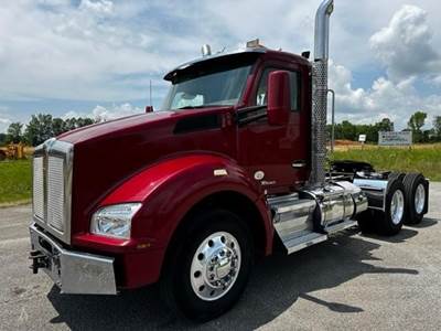 Kenworth T880 Day Cab Truck - Paccar 455HP