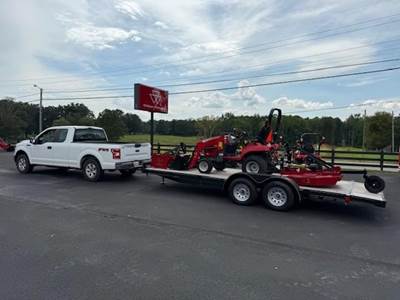 Massey Ferguson GC1725M Tractor