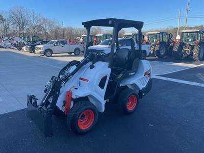 Bobcat L28 Wheel Loader