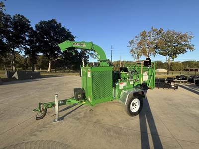 Bandit INTIMIDATOR 12XC Towable Wood Chipper