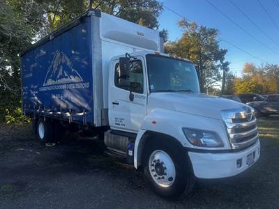 2015 Hino CurtainVan Truck