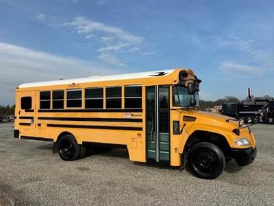 Blue Bird Vision Bus - Cummins, 350HP, Automatic