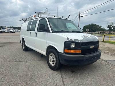 Chevrolet Express 2500 Cargo Van - 305HP, Automatic