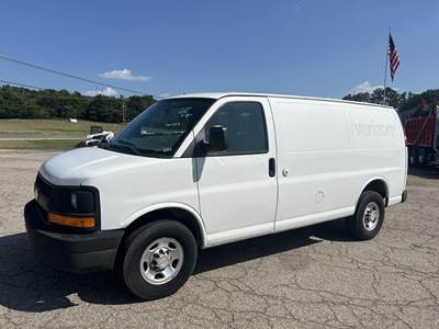 Chevrolet Express 2500 Cargo Van - Gm, 305HP, Automatic
