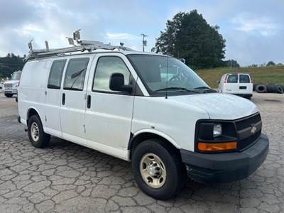 Chevrolet Express 2500 Cargo Van - 305HP, Automatic