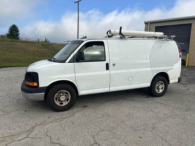 Chevrolet Express 2500 Cargo Van - Automatic