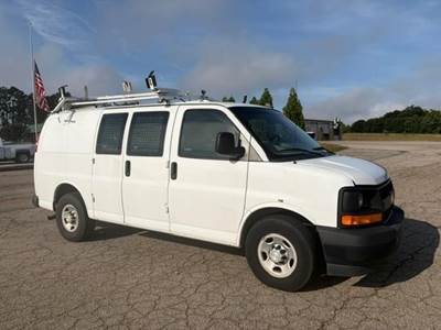 Chevrolet Express 2500 Cargo Van - 305HP, Automatic