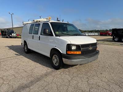 Chevrolet Express 2500 Cargo Van - 305HP, Automatic