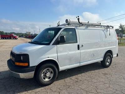 Chevrolet Express 2500 Cargo Van - 305HP, Automatic