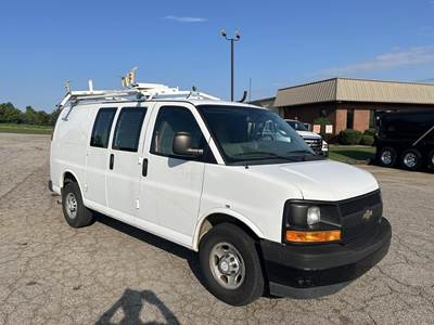 Chevrolet Express 2500 Cargo Van - 305HP, Automatic