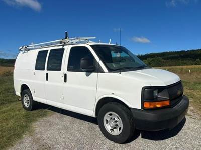 Chevrolet Express 2500 Cargo Van - 305HP, Automatic