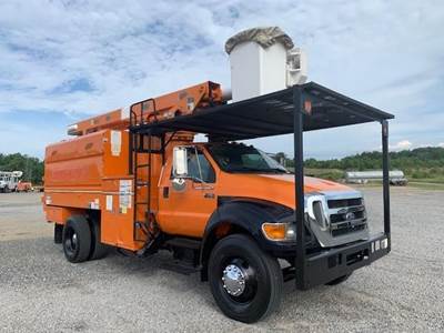 Ford F-750 XL Chipper Truck - Cummins, 240HP, 6 Speed Manual
