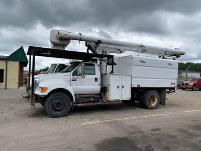 Ford F-750 XL Chipper Truck - Cummins, 240HP, 6 Speed Manual