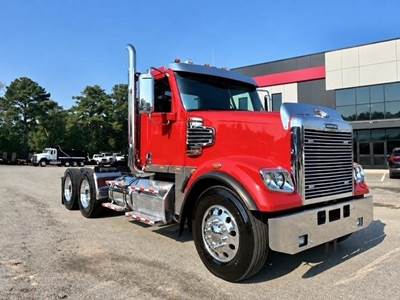 Freightliner Coronado 122 SD Day Cab Truck - Cummins 605HP, 13 Speed Ultrashift Amt