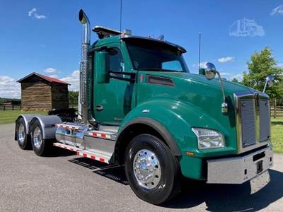Kenworth T880 Day Cab Truck - Cummins 605HP, 18 Speed Ultrashift Amt