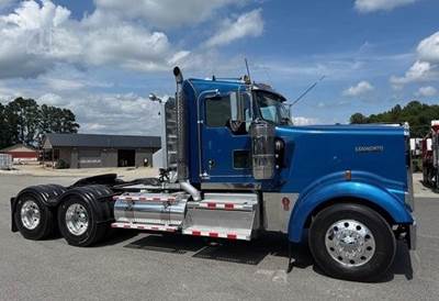 Kenworth W900 Day Cab Truck - Cummins 485HP, 13 Speed Manual