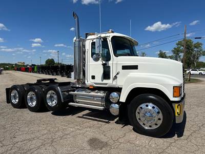 Mack CHN613 Tri Axle Day Cab Truck - AC460 480HP, 18 Speed Manual