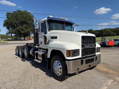 Mack PINNACLE 84T Tri Axle Day Cab Truck - MP8 505HP, 13 Speed Mdrive Hd Automatic