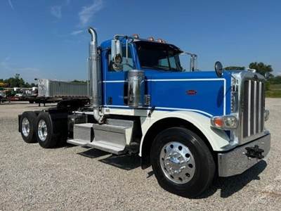 Peterbilt 389 Day Cab Truck - Cummins 450HP, 10 Speed Manual