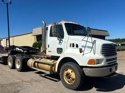 Sterling L9500 Day Cab Truck - Caterpillar 430HP, 10 Speed Manual