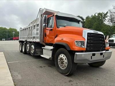 Freightliner 114SD Quad Axle Dump Truck - Detroit 450HP, 8Ll Manual, 20' Dump