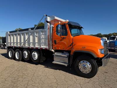 Freightliner 114SD Quad Axle Dump Truck - Detroit 450HP, 8Ll Manual, 20' Dump