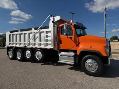 Freightliner 114SD Quad Axle Dump Truck - Detroit 450HP, 8Ll Manual, 20' Dump