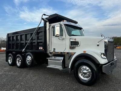 Freightliner Coronado 122 SD Tri Axle Dump Truck - Detroit 470HP, 6 Speed Allison Rds Automatic