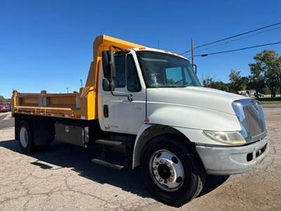 International DuraStar 4300 Single Axle Dump Truck - DT466 195HP, Automatic