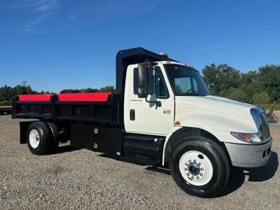 International DuraStar 4400 Single Axle Dump Truck - DT466, 6 Speed Manual
