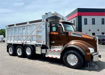 Kenworth T880 Tri Axle Dump Truck - Paccar 485HP, 8Ll Manual, 17.5' Dump