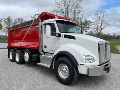 Kenworth T880 Tri Axle Dump Truck - Paccar 455HP, 6 Speed Allison Rds Automatic