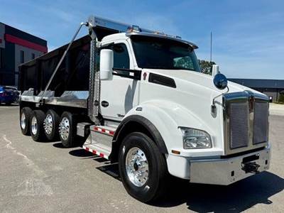 Kenworth T880 Quad Axle Dump Truck - Paccar 400HP, 18 Speed Ultrashift Amt