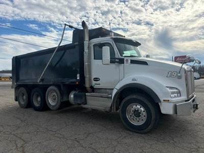 Kenworth T880 Tri Axle Dump Truck - Cummins 565HP, 6 Speed Allison Rds Automatic, 17.5' Dump