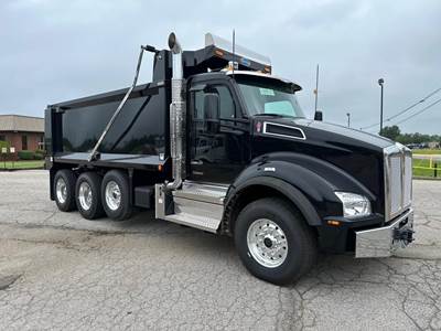 Kenworth T880 Tri Axle Dump Truck - Cummins 500HP, 8Ll Manual, 17.5' Dump