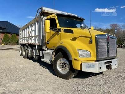 Kenworth T880 Quad Axle Dump Truck - Paccar 405HP, 10 Speed Ultrashift Plus Automatic, 20' Dump